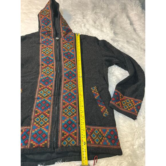 Beautiful Rhea 100% wool hooded jacket with stunning boho tribal detailing - Picture 4 of 7